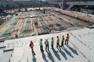 Effektives Baustellenmanagement: Die Brücke zwischen Büro und Baustelle meistern - Bild: Scott Blake / Unsplash Effektives Baustellenmanagement: Die Brücke zwischen Büro und Baustelle meistern - Bild: Scott Blake / Unsplash