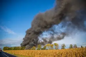 Brandschutzt&uuml;ren im modernen Hochbau - Anforderungen, Feuerwiderstandsklassen und Materialien - Bild: Hermann Kollinger / Pixabay