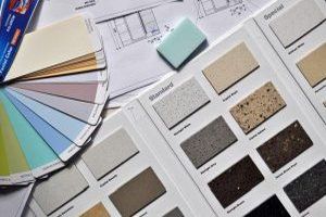 Home Staging bezeichnet die gezielte Vorbereitung und Gestaltung einer Immobilie, um diese für den Verkauf oder die Vermietung attraktiver zu machen.