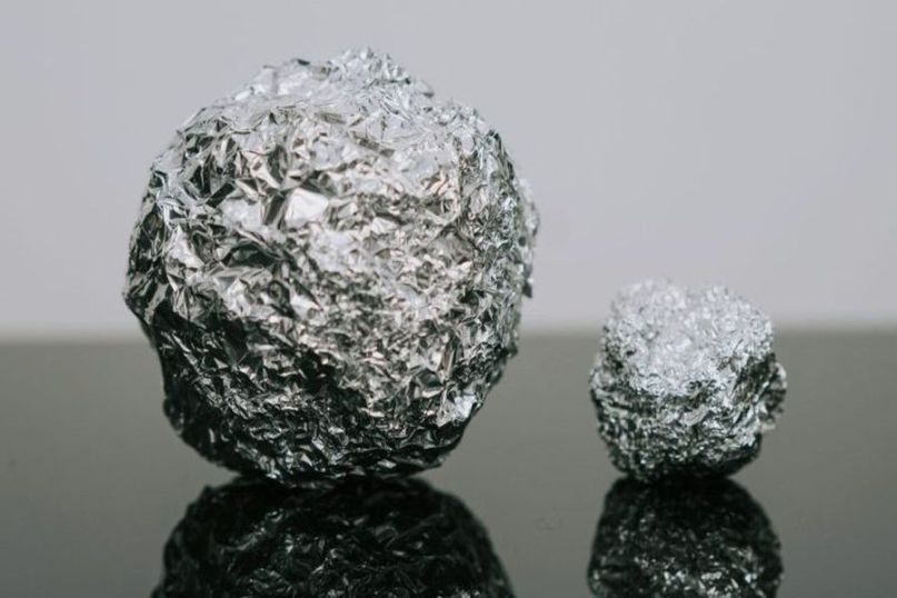 Eine Aluminiumlegierung ist eine Mischung aus Aluminium und anderen Metallen oder Elementen wie Kupfer, Zink, Magnesium oder Silizium. Eine Aluminiumlegierung ist eine Mischung aus Aluminium und anderen Metallen oder Elementen wie Kupfer, Zink, Magnesium oder Silizium.