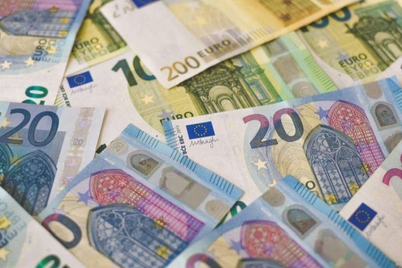 Eine Auszeichnung ist eine besondere Ehrung oder Würdigung, die für herausragende Leistungen, Verdienste oder besondere Erfolge in verschiedenen Bereichen verliehen wird. Eine Auszeichnung ist eine besondere Ehrung oder Würdigung, die für herausragende Leistungen, Verdienste oder besondere Erfolge in verschiedenen Bereichen verliehen wird.