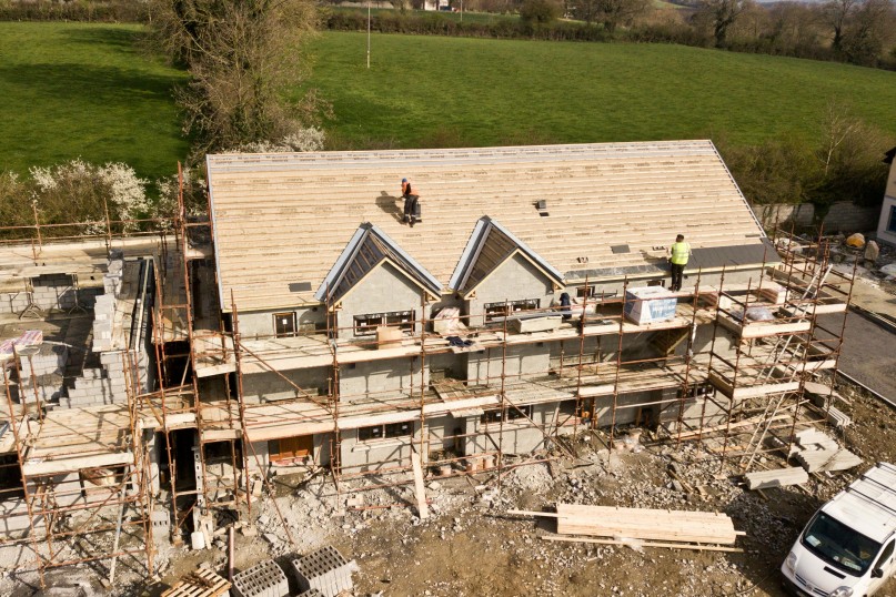 Die Wartezeit bezeichnet die Zeitdauer, die zwischen dem Auslösen einer Handlung oder eines Ereignisses und dem tatsächlichen Eintreten des gewünschten Ergebnisses oder der Verfügbarkeit einer Ressource verstreicht.