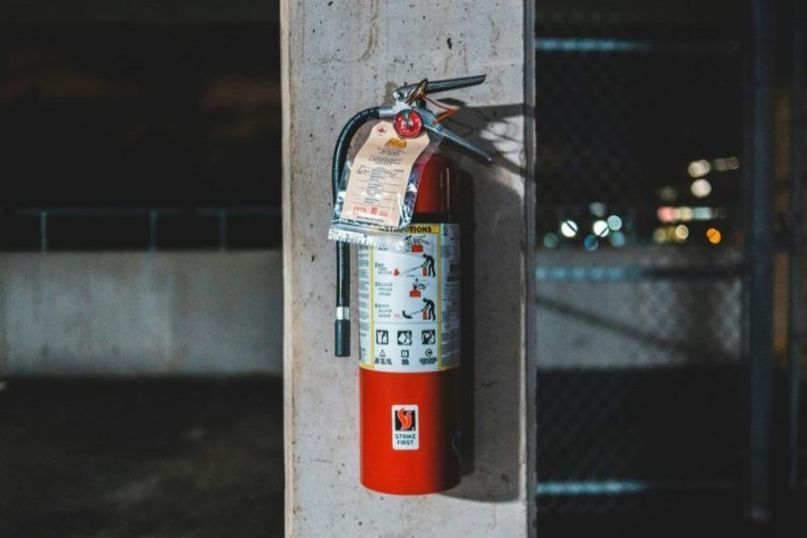 Ein Brandschutzkonzept ist ein strukturierter Plan oder eine Strategie, die entwickelt wird, um Brände zu verhindern, zu erkennen, zu bekämpfen und ihre Auswirkungen zu minimieren. Ein Brandschutzkonzept ist ein strukturierter Plan oder eine Strategie, die entwickelt wird, um Brände zu verhindern, zu erkennen, zu bekämpfen und ihre Auswirkungen zu minimieren.