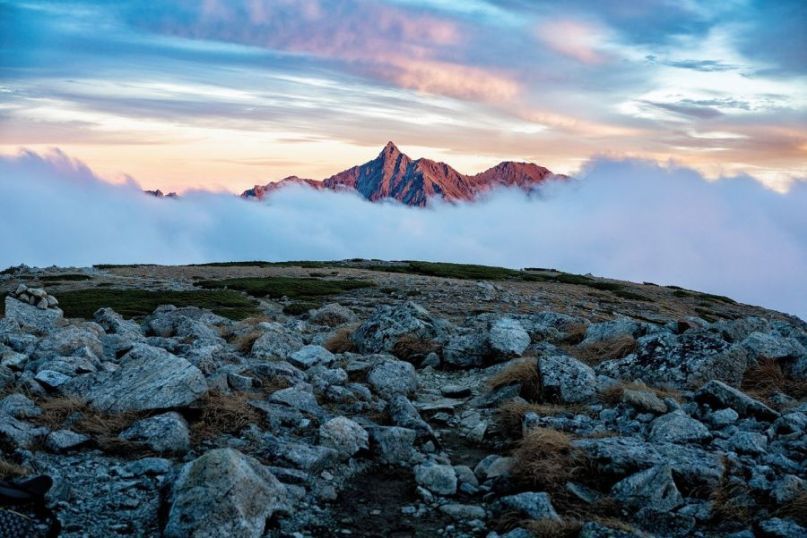 Ein Gefühl ist eine subjektive, innere Empfindung oder emotionale Reaktion auf äußere Reize, Ereignisse oder innere Zustände. Ein Gefühl ist eine subjektive, innere Empfindung oder emotionale Reaktion auf äußere Reize, Ereignisse oder innere Zustände.