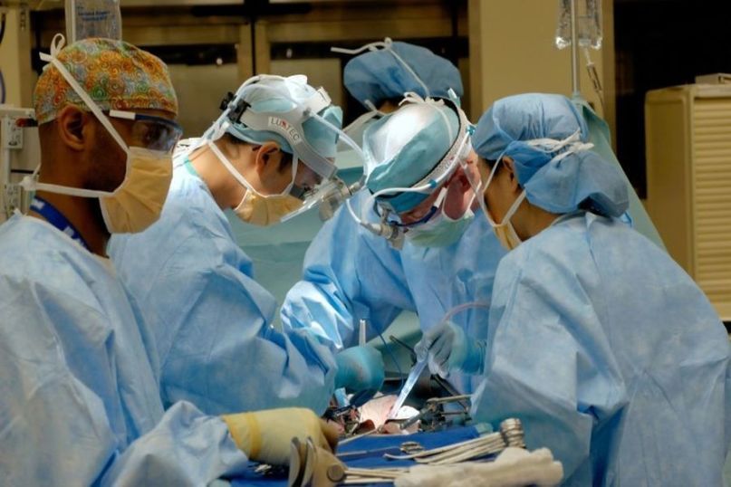 Die Gesundheitsversorgung umfasst alle Maßnahmen und Dienstleistungen, die darauf abzielen, die Gesundheit und das Wohlbefinden einer Bevölkerung zu erhalten, wiederherzustellen oder zu verbessern. Die Gesundheitsversorgung umfasst alle Maßnahmen und Dienstleistungen, die darauf abzielen, die Gesundheit und das Wohlbefinden einer Bevölkerung zu erhalten, wiederherzustellen oder zu verbessern.