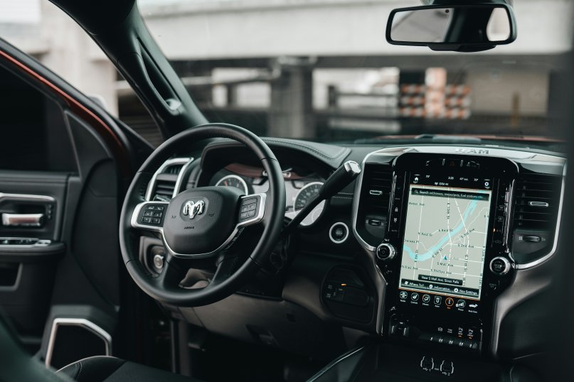 Fahrzeugergonomie beschreibt die ergonomische Gestaltung und Anpassung eines Fahrzeugs an die k&ouml;rperlichen und geistigen Bed&uuml;rfnisse des Fahrers.