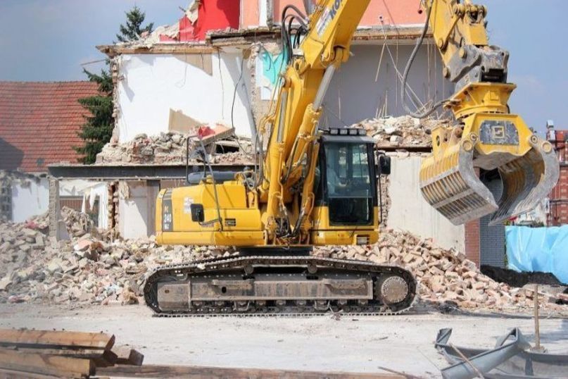 Ein Minibagger ist eine kompakte Baumaschine, die für leichte bis mittelschwere Bauprojekte verwendet wird.