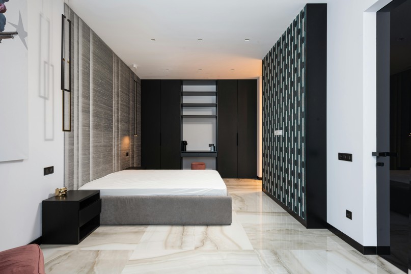 Schlafkomfort bezieht sich auf die Bequemlichkeit und Gemütlichkeit des Schlafplatzes, die es einem ermöglicht, tief und erholsam zu schlafen.