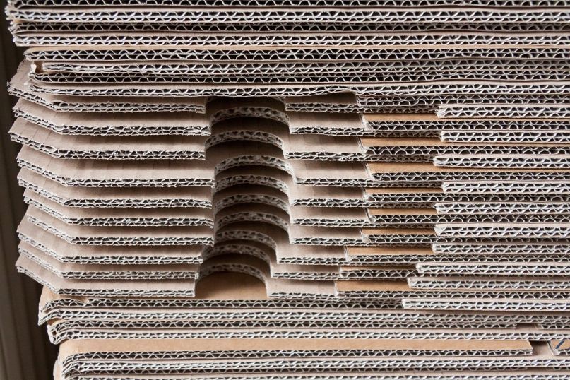 Ein Umzugskarton bezeichnet einen Karton oder eine Kiste, die zum Verpacken von Gegenständen bei einem Umzug verwendet wird. Ein Umzugskarton bezeichnet einen Karton oder eine Kiste, die zum Verpacken von Gegenständen bei einem Umzug verwendet wird.